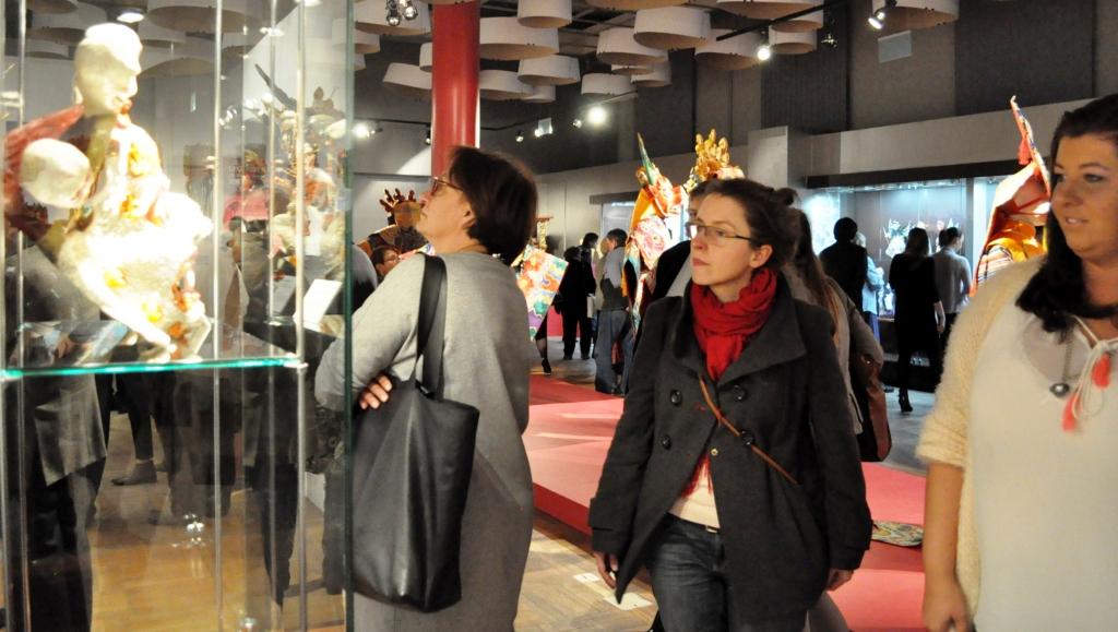 中法文化交流再谱新篇 徐坚大使出席“万相生辉”艺术展开幕式